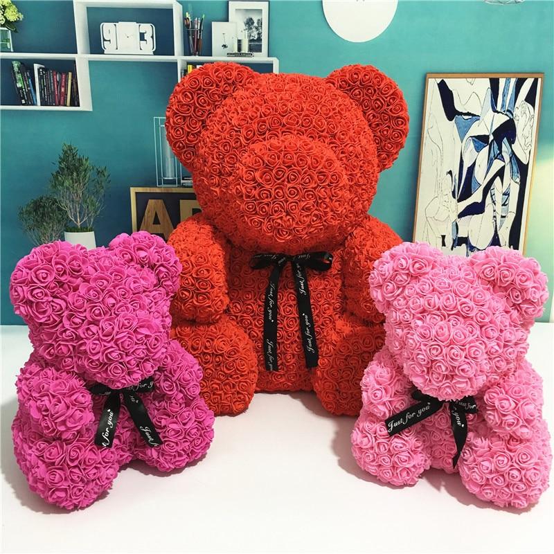 Ourson peluche en roses