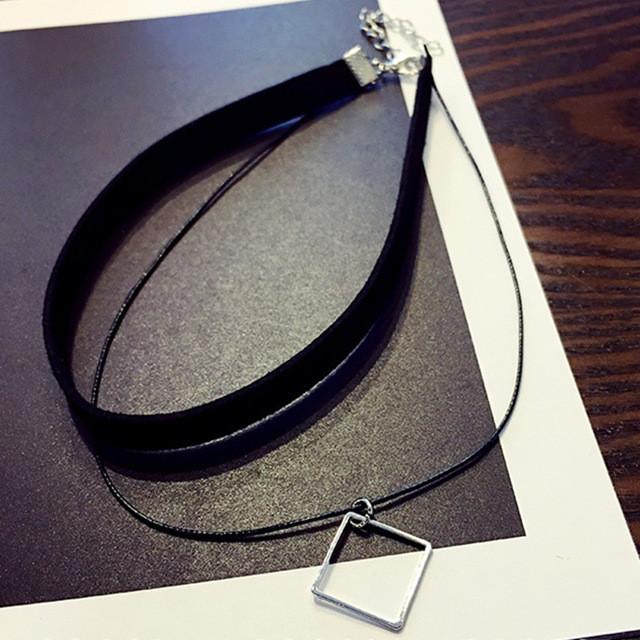 Collier en daim design pour femme