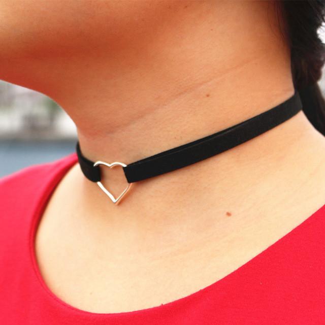 Collier en daim design pour femme