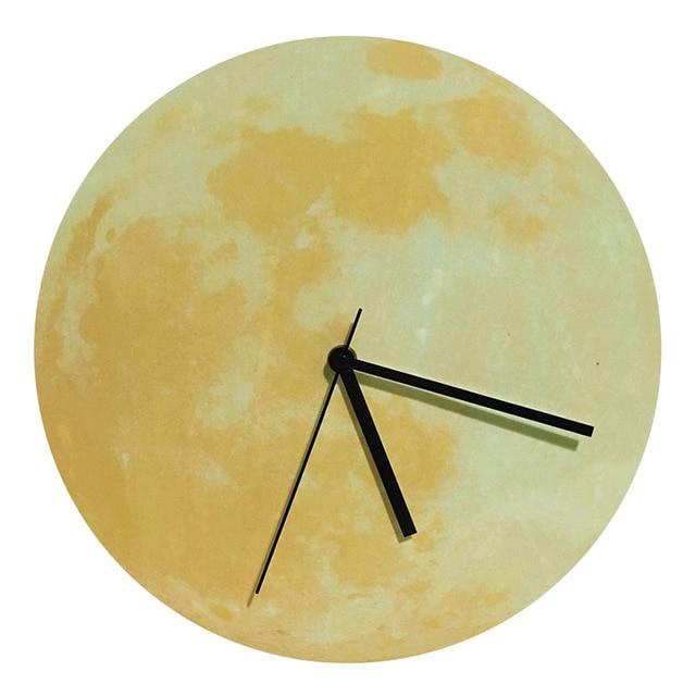 Horloge murale en forme de lune