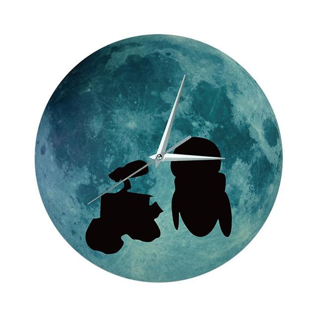Horloge murale en forme de lune