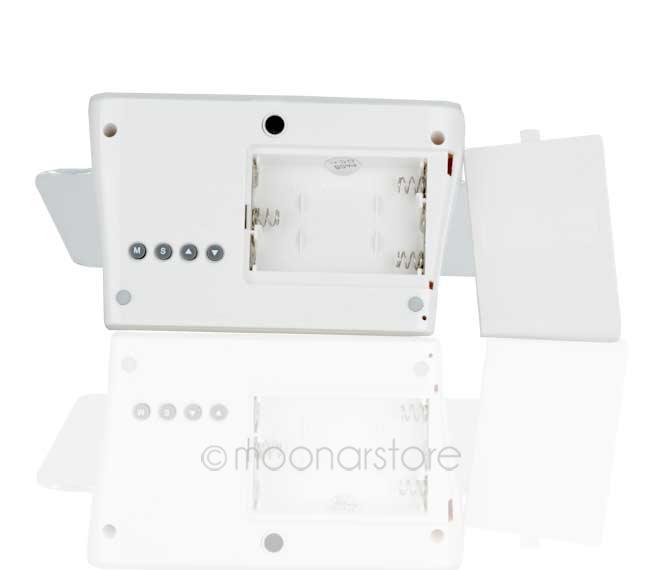 Réveil babillard LED