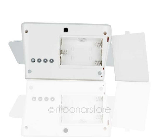 Réveil babillard LED