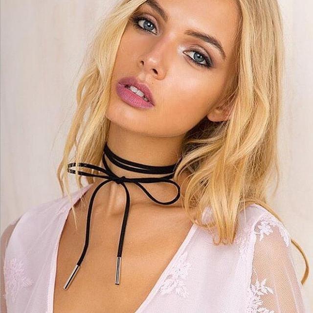 Collier en daim design pour femme