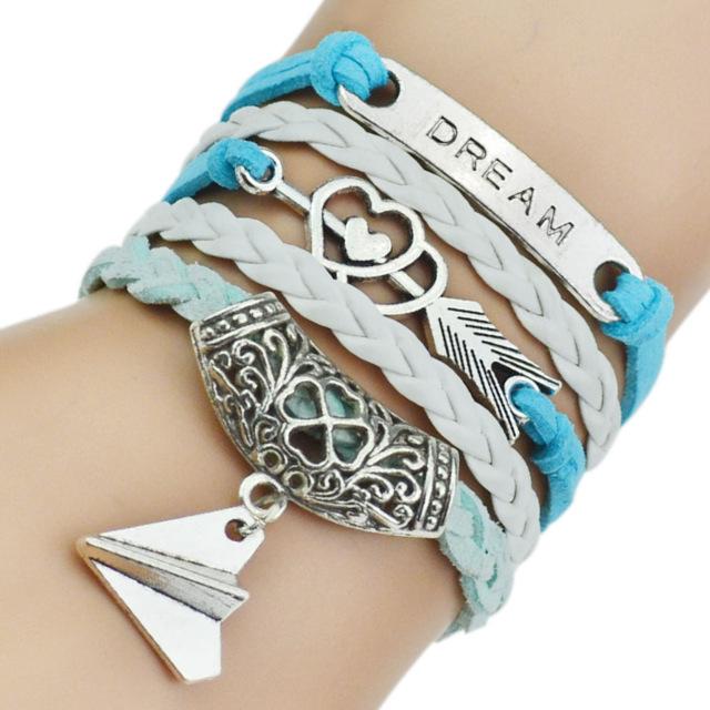 Bracelet de charme en cuir et design pour femme offert