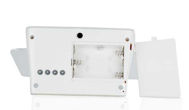 Réveil babillard LED