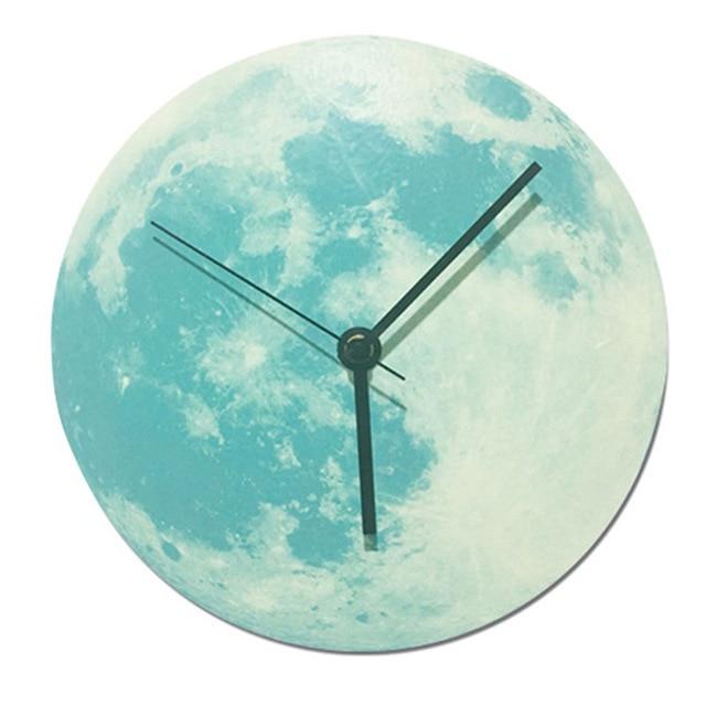 Horloge murale en forme de lune