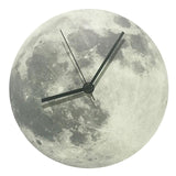 Horloge murale en forme de lune