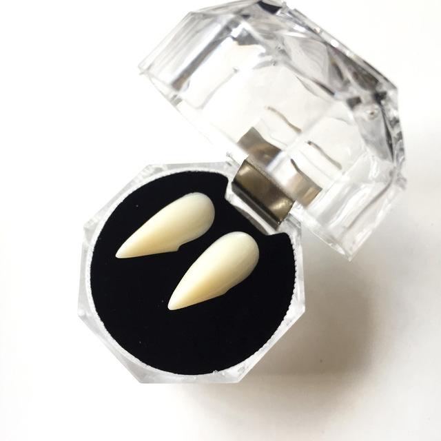 Deux dents de Vampires Pour Halloween